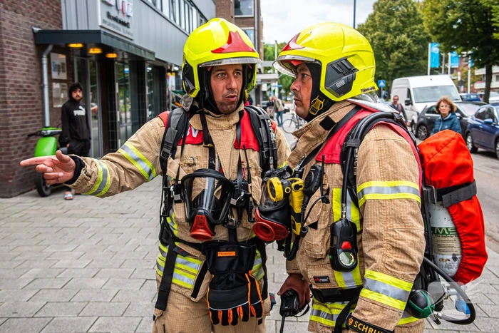 Salon vol rook door kelderbrand
