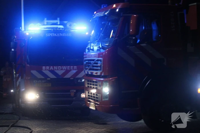 Uitslaande woningbrand snel onder controle