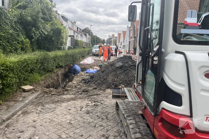Schade aan weg door waterlekkage