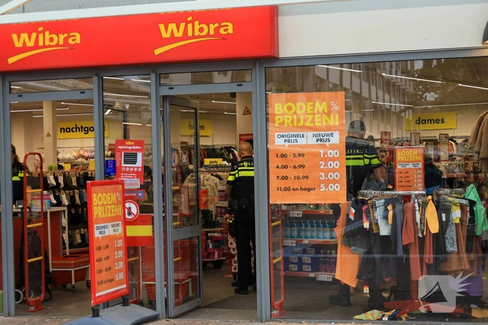 Twee personen op de vlucht na overval