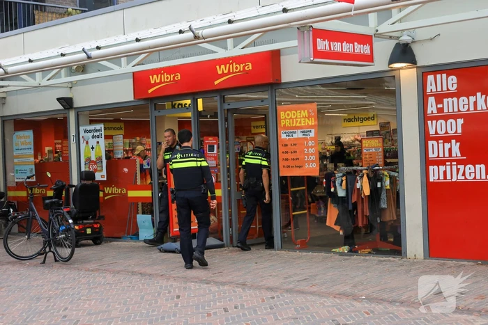 Twee personen op de vlucht na overval