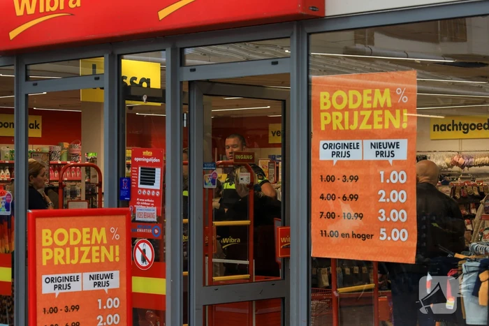 Twee personen op de vlucht na overval