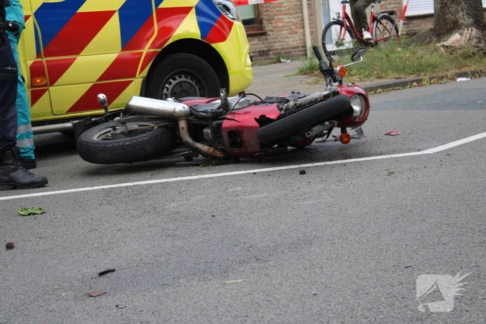 Motorrijder hard ten val