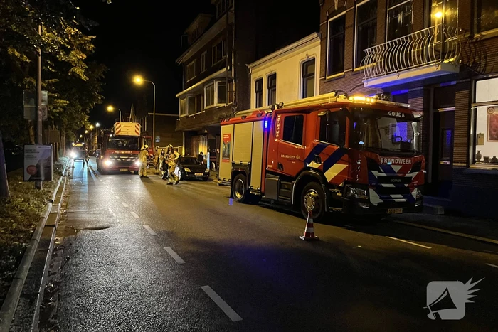 Losse dak delen dreigen te vallen