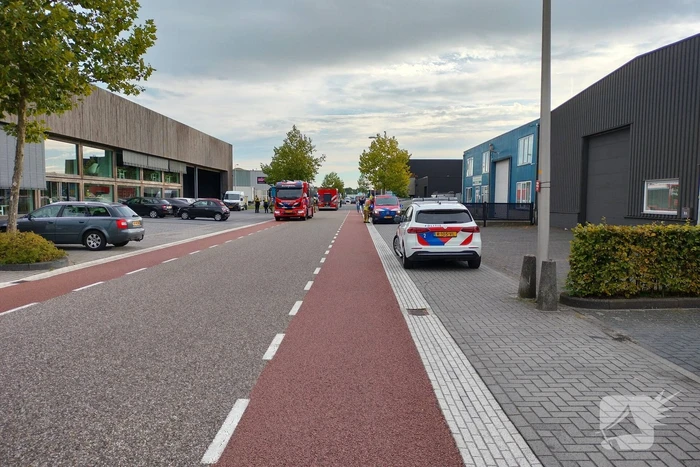 Brand in bedrijfspand snel onder controle