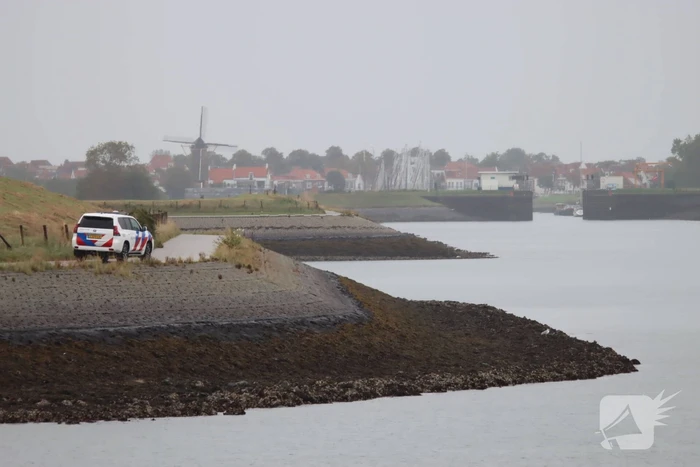 Grote zoekactie naar te water geraakte persoon