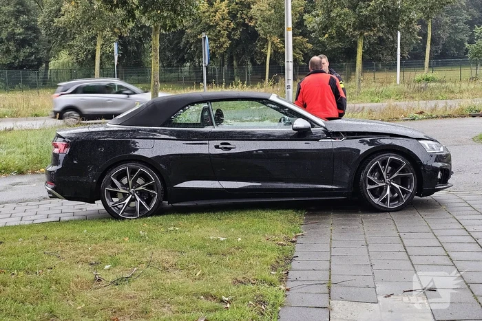 Scooter geschept door auto