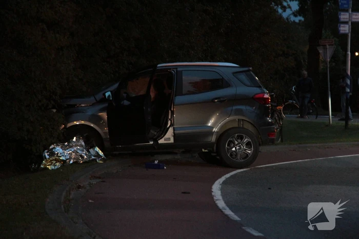 Vier gewonden bij botsing tussen auto en fietser