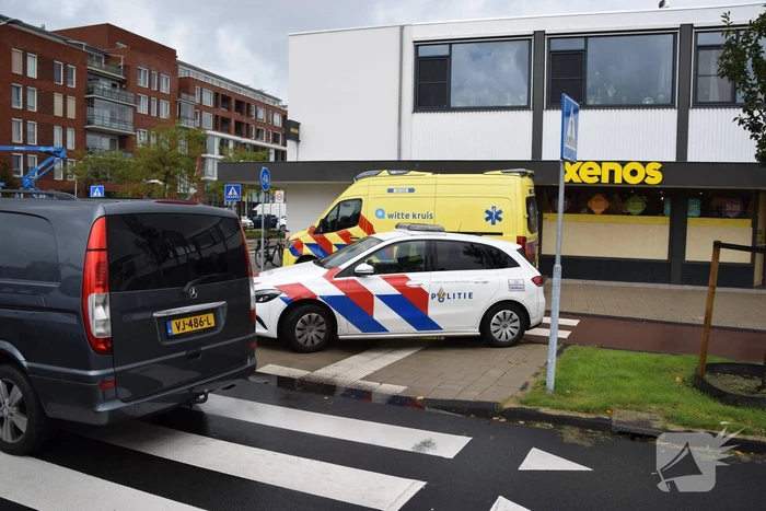 Fietser geschept bij rotonde
