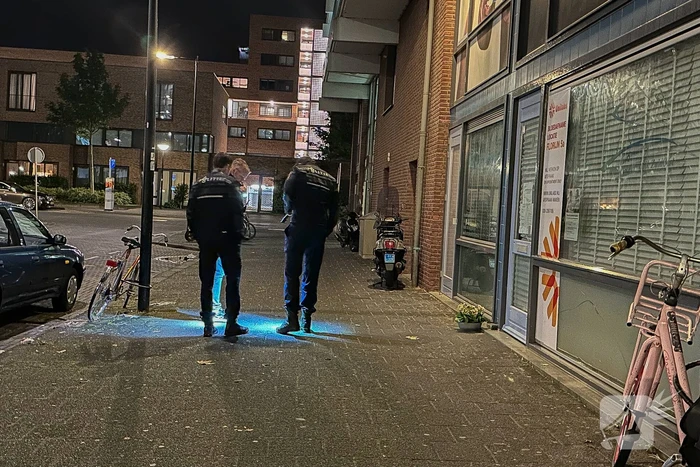 Raam beschadigd na explosie op galerij