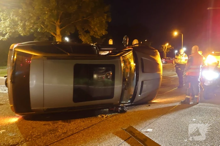 Veel schade bij ongeval tussen twee auto's