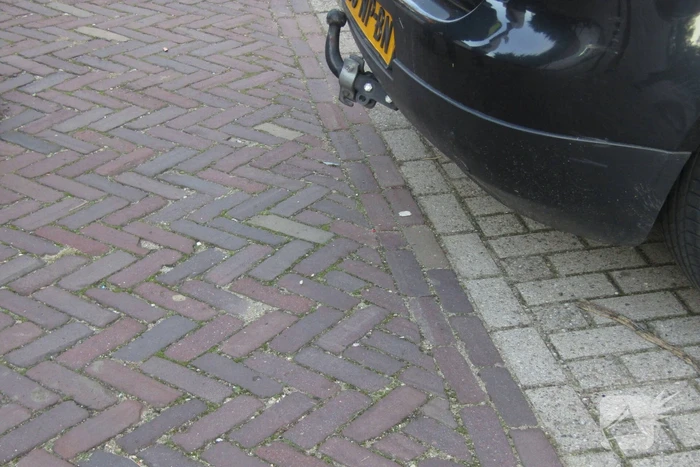 Botsing tijdens verlaten van parkeerplek