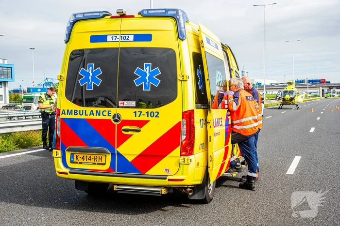 Motorrijder zwaargewond bij botsing met auto