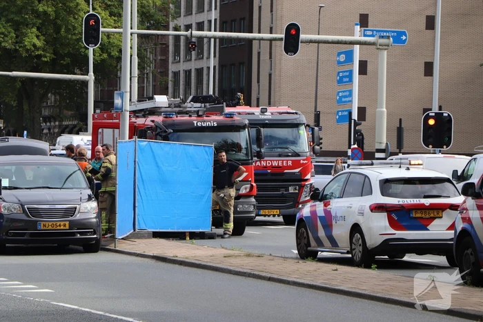 Fietser overleden bij aanrijding met bus