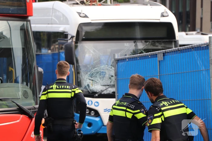 Fietser overleden bij aanrijding met bus