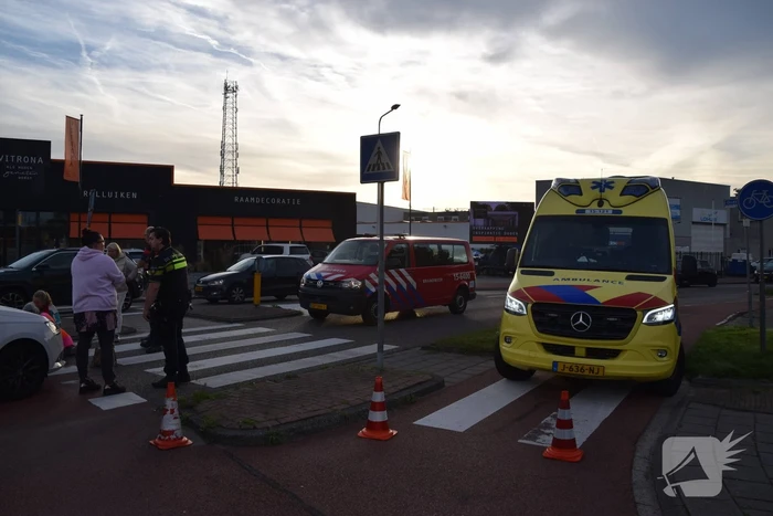 Voetganger geschept bij oversteekplaats