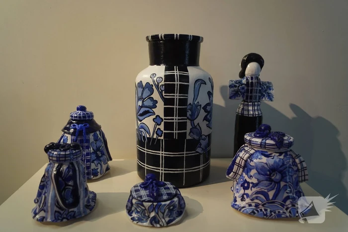 Spakenburgse kunst gemaakt van afval in het gemeentehuis