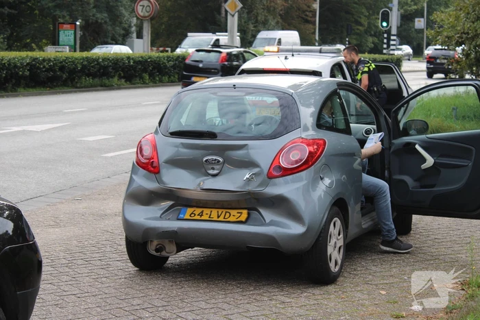 Vijf personenauto's betrokken bij aanrijding