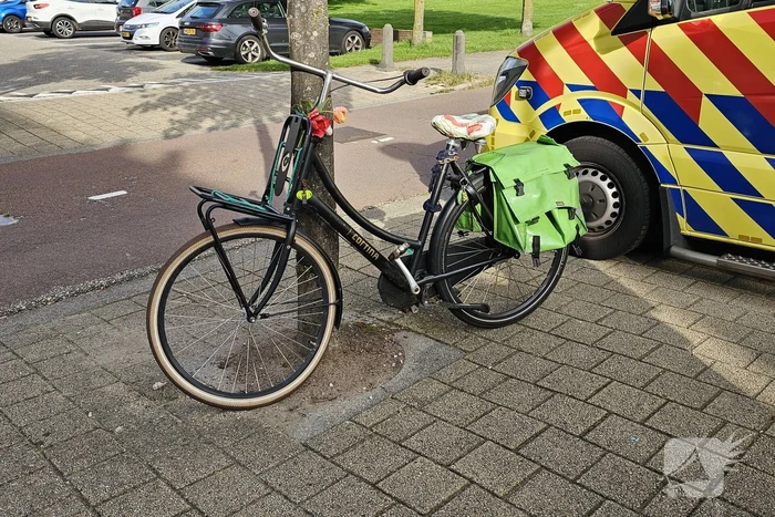 Fietser in botsing met personenauto