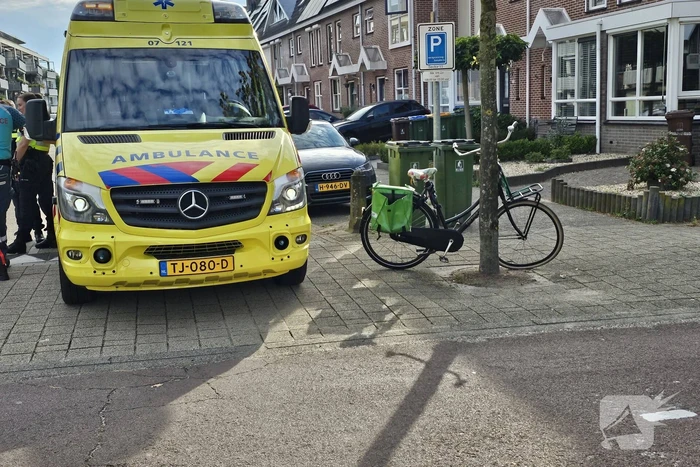 Fietser in botsing met personenauto