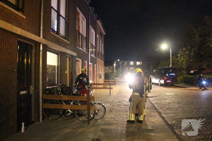 Brandweer doet onderzoek naar brandlucht