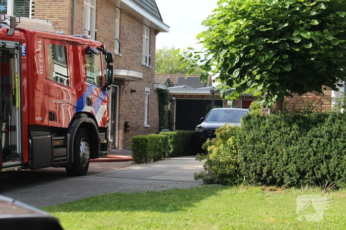 Fikse brand in tuinhuis in achtertuin