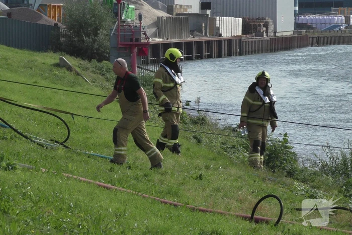Flinke rookontwikkeling bij brand in plezierboot