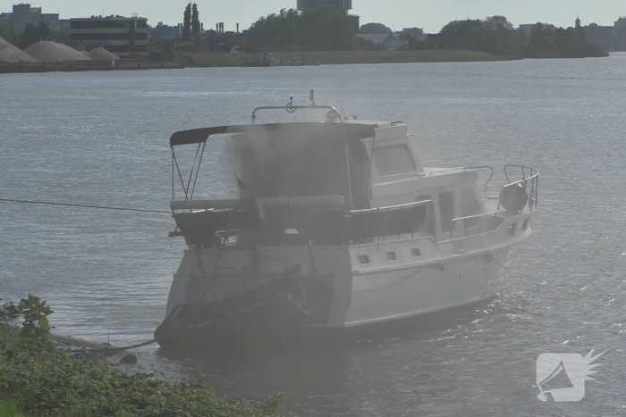 Flinke rookontwikkeling bij brand in plezierboot