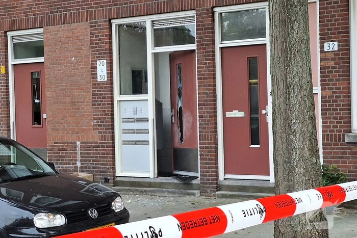 Explosie bij deur appartementencomplex