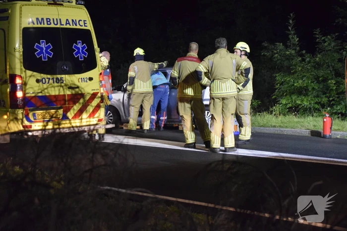 Achtervolging eindigt in crash, Maserati zwaar beschadigd