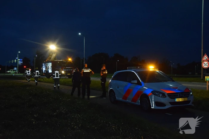 Auto aangetroffen in sloot, bestuurder verlaat voertuig