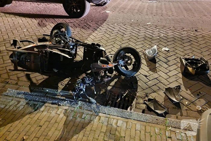 Scooterrijder ernstig gewond bij botsing met auto