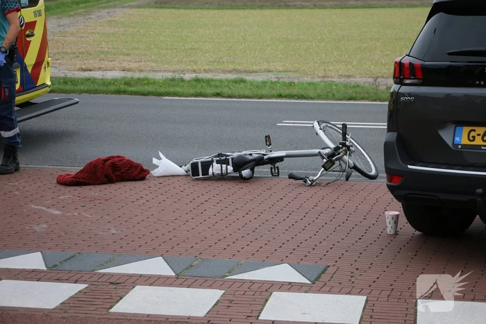 Fietser geschept op oversteekplaats