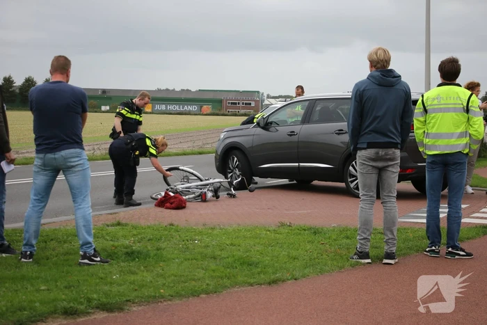 Fietser geschept op oversteekplaats