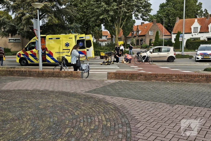 Overstekende fietser aangereden door automobilist