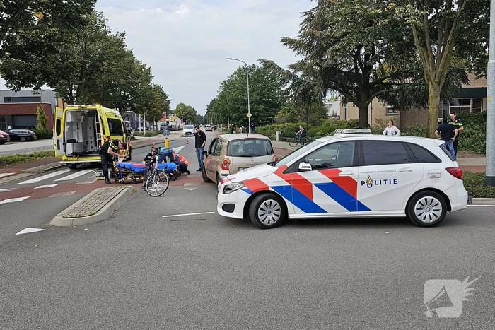 Overstekende fietser aangereden door automobilist