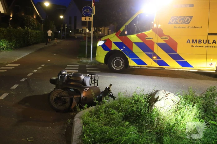 Scooterrijder ernstig gewond bij val