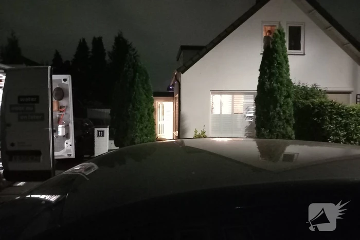 Waterleiding gesprongen in kelder van woning