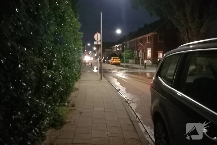 Waterleiding gesprongen in kelder van woning