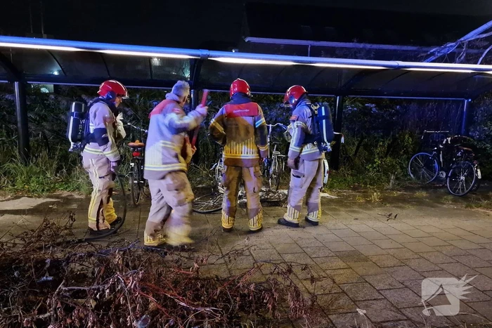 Drie fietsen in brand gestoken in fietsenstalling