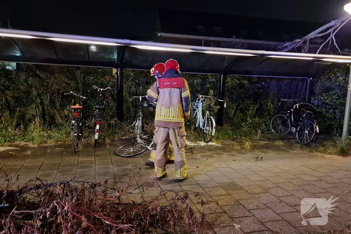 Drie fietsen in brand gestoken in fietsenstalling