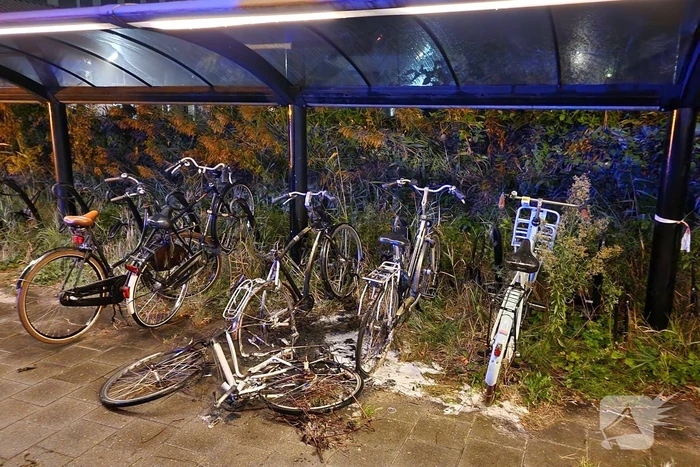 Drie fietsen in brand gestoken in fietsenstalling