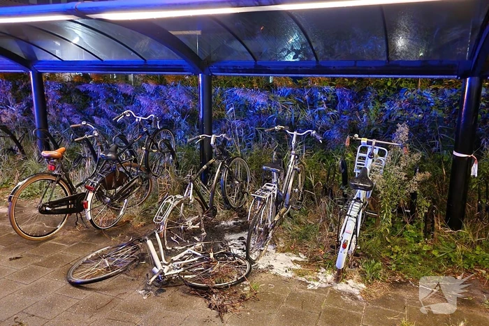 Drie fietsen in brand gestoken in fietsenstalling