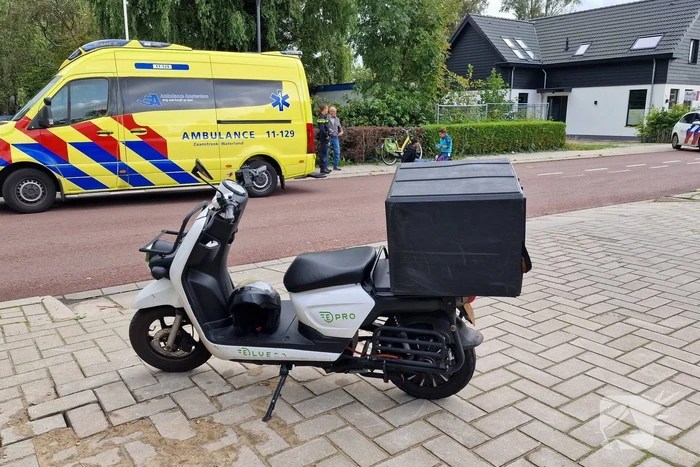 Scooterrijder en fietser in botsing