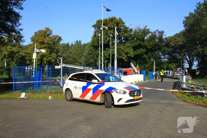 Overleden persoon uit sluis gehaald