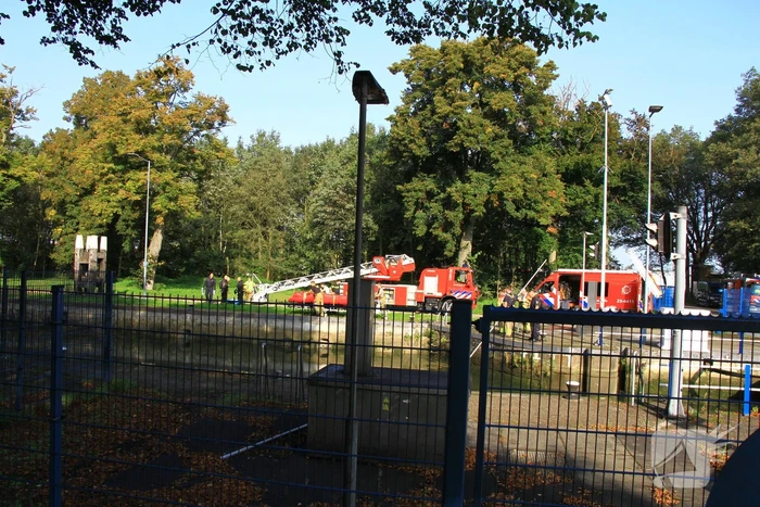 Overleden persoon uit sluis gehaald