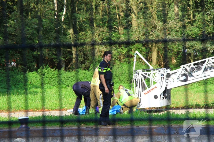 Overleden persoon uit sluis gehaald