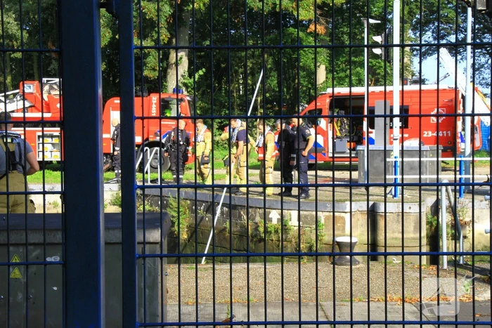 Overleden persoon uit sluis gehaald