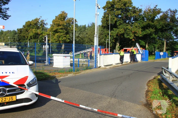 Overleden persoon uit sluis gehaald