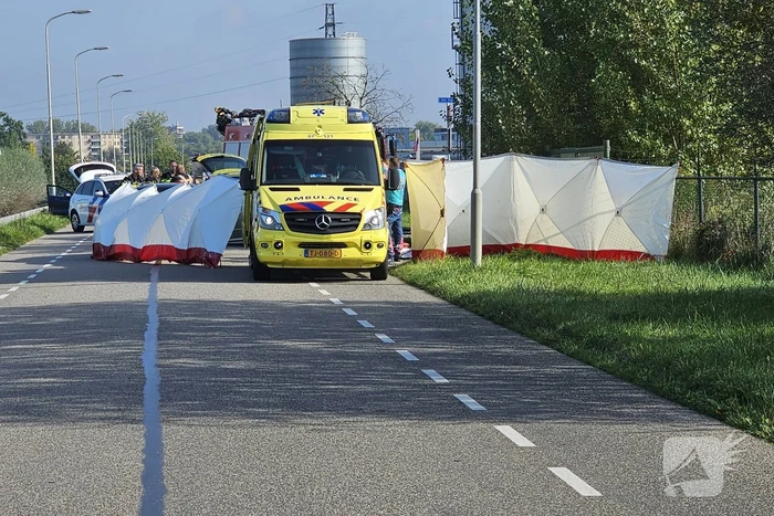 Oude fietser overleden bij aanrijding